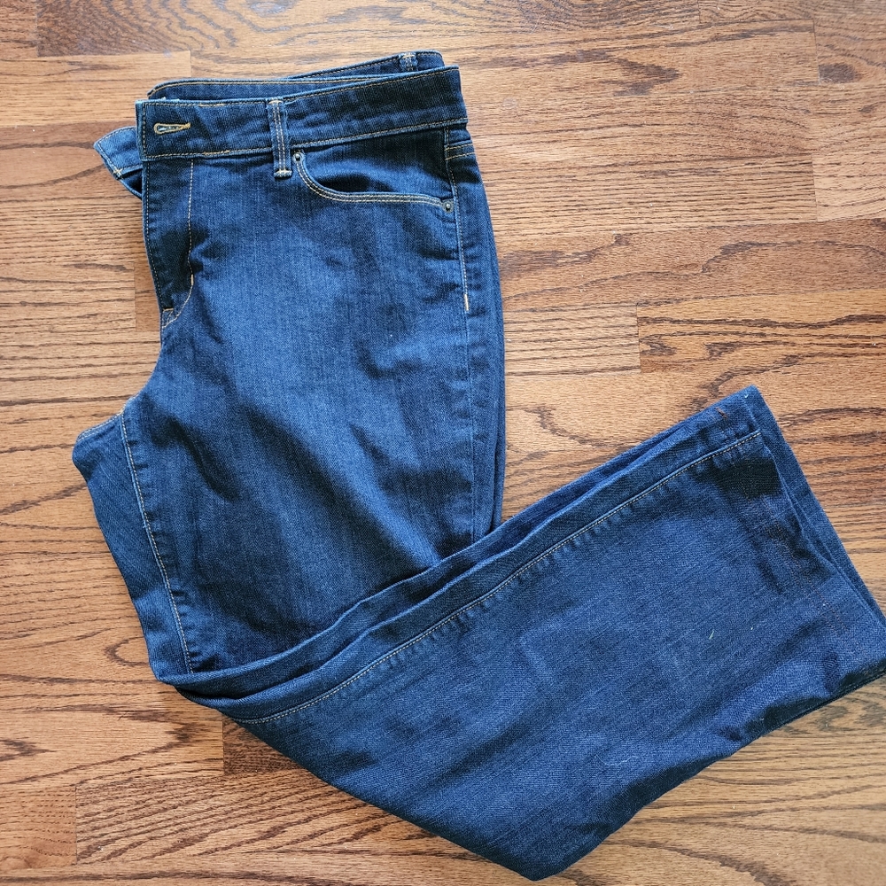Curvy Bootcut Jeans